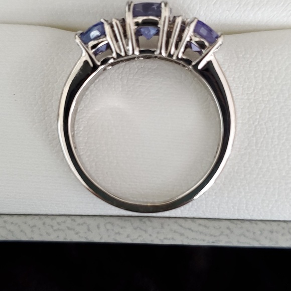 Tanzanite and diamond 14K white gold ring - Picture 2 of 10
